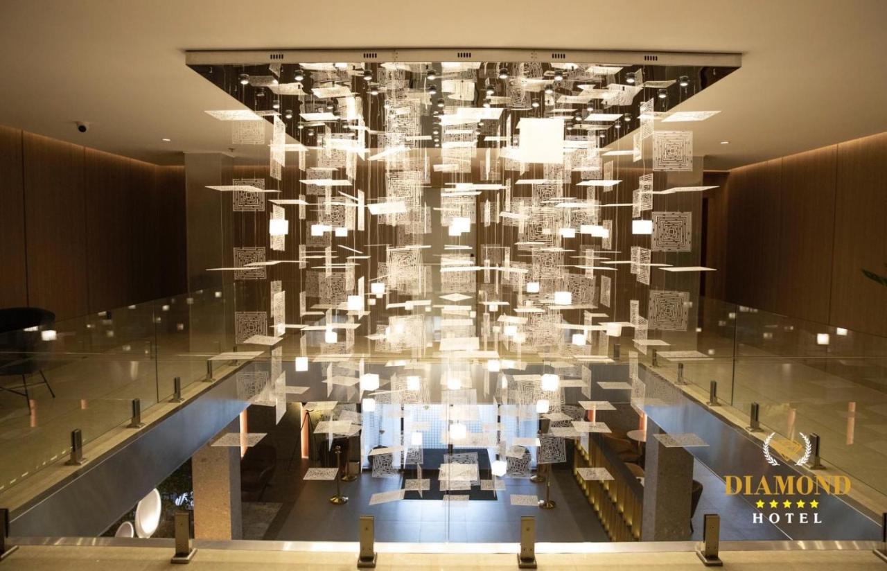Hotel Diamond Prishtina Pristina Exteriör bild Lobby