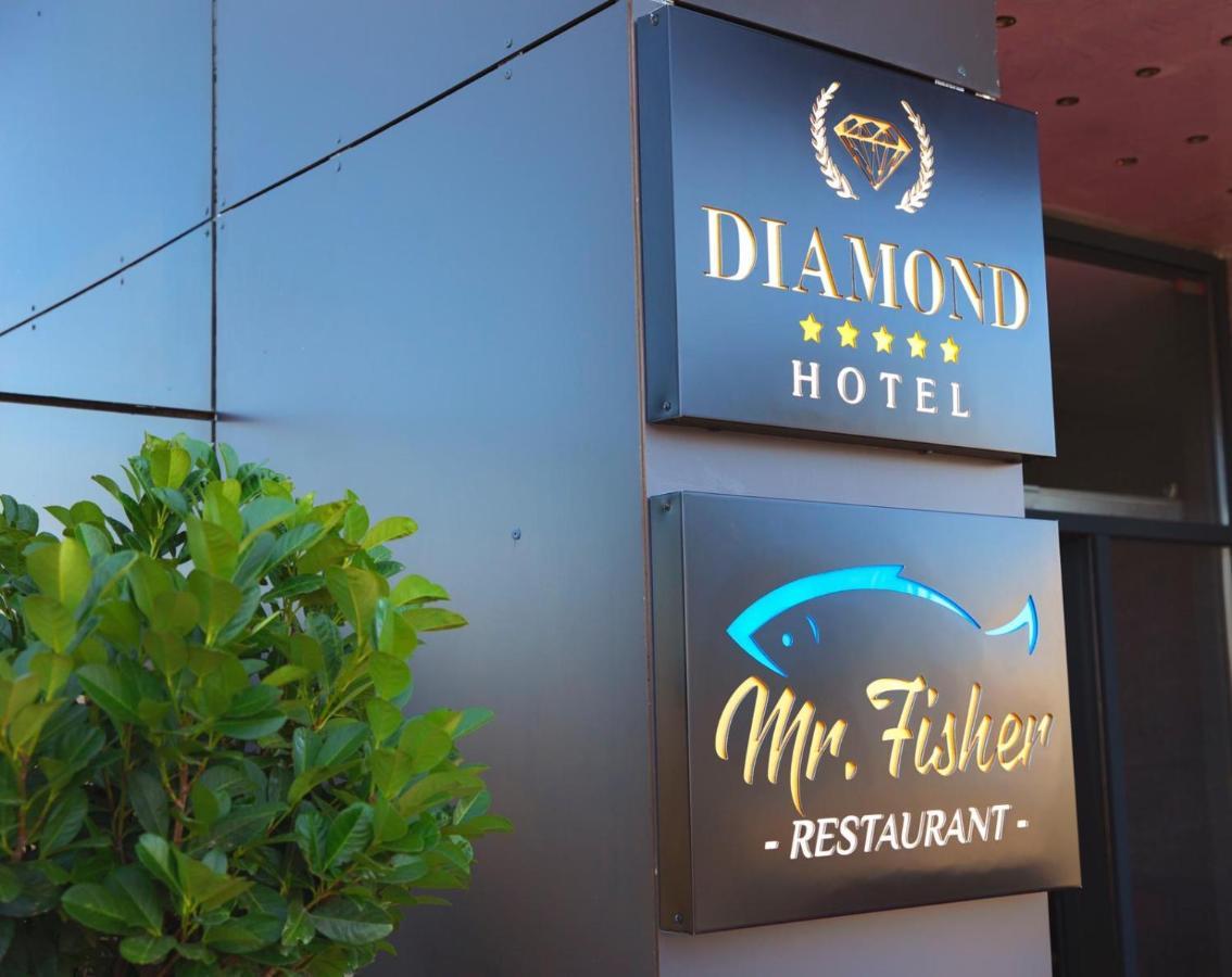Hotel Diamond Prishtina Pristina Exteriör bild Diamond Hotel
