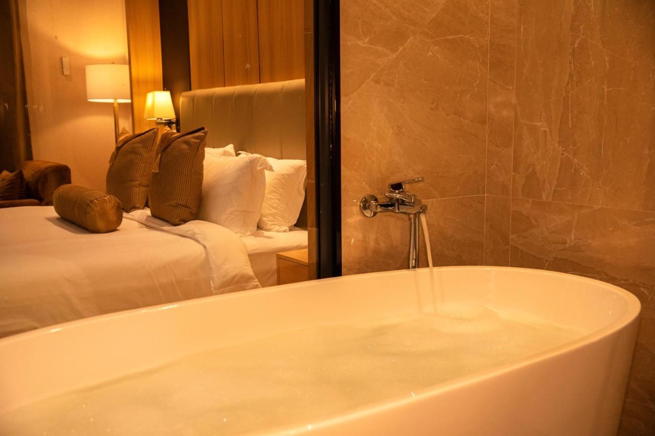 Hotel Diamond Prishtina Pristina Exteriör bild A freestanding bathtub