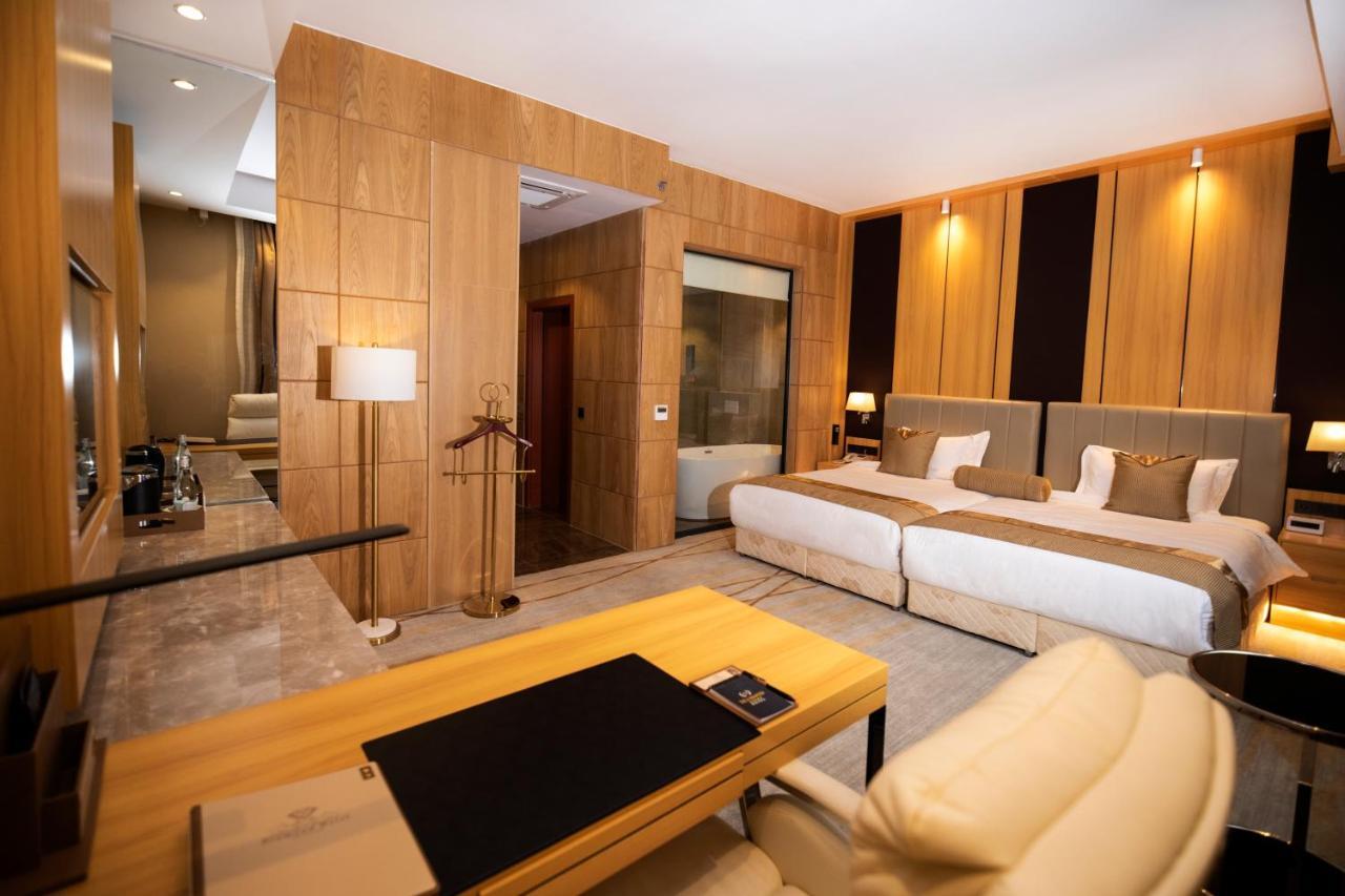 Hotel Diamond Prishtina Pristina Exteriör bild Suite