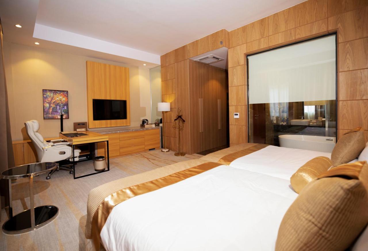 Hotel Diamond Prishtina Pristina Exteriör bild Deluxe Room