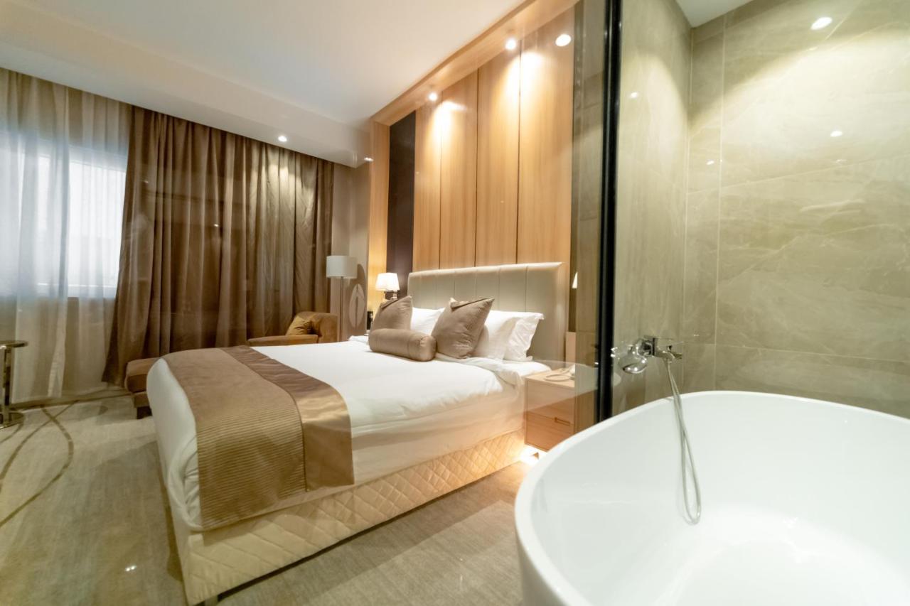 Hotel Diamond Prishtina Pristina Exteriör bild A suite at the hotel