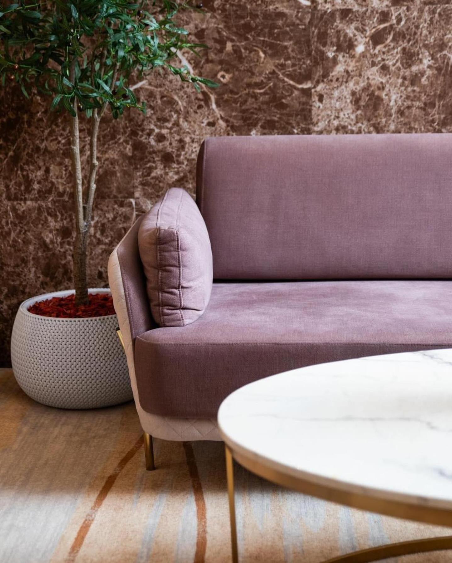 Hotel Diamond Prishtina Pristina Exteriör bild A sofa